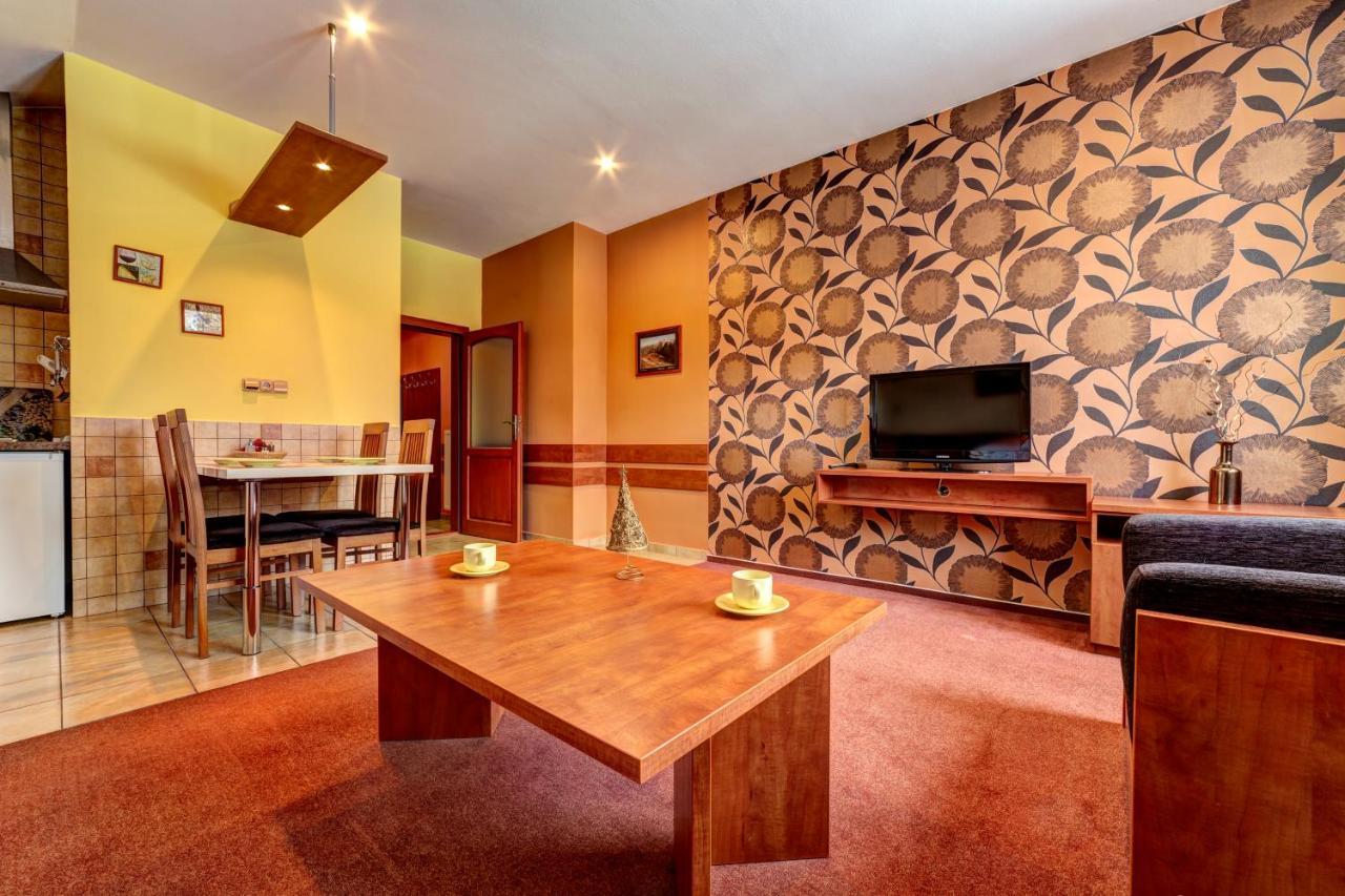 Apartmanovy Dom Slniecko Žiar Dış mekan fotoğraf