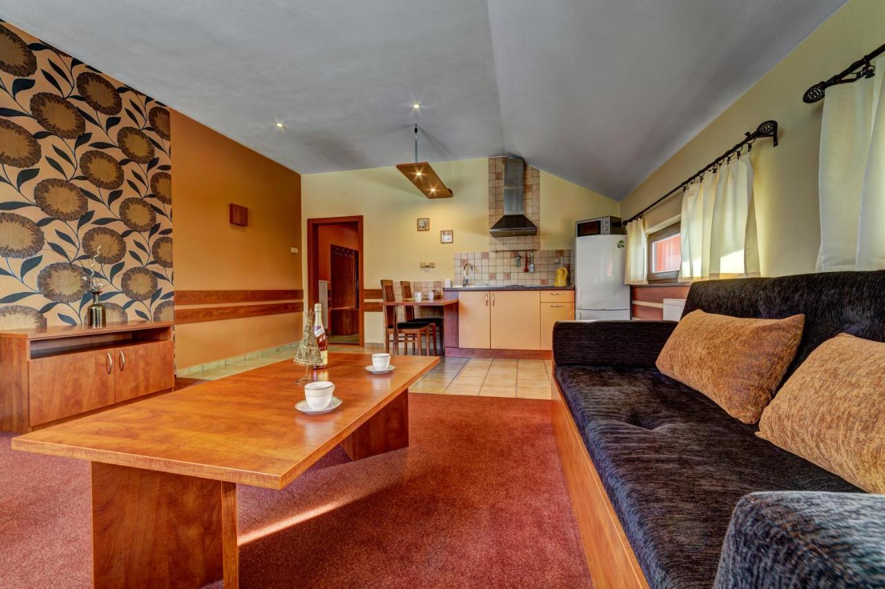 Apartmanovy Dom Slniecko Žiar Dış mekan fotoğraf